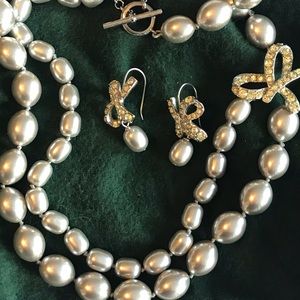 Vintage Monet necklace and earrings